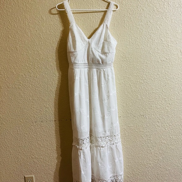 ABS Allen Schwartz Dresses & Skirts - A.B.S. White beach dress size 6